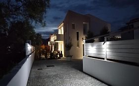 Villa Est